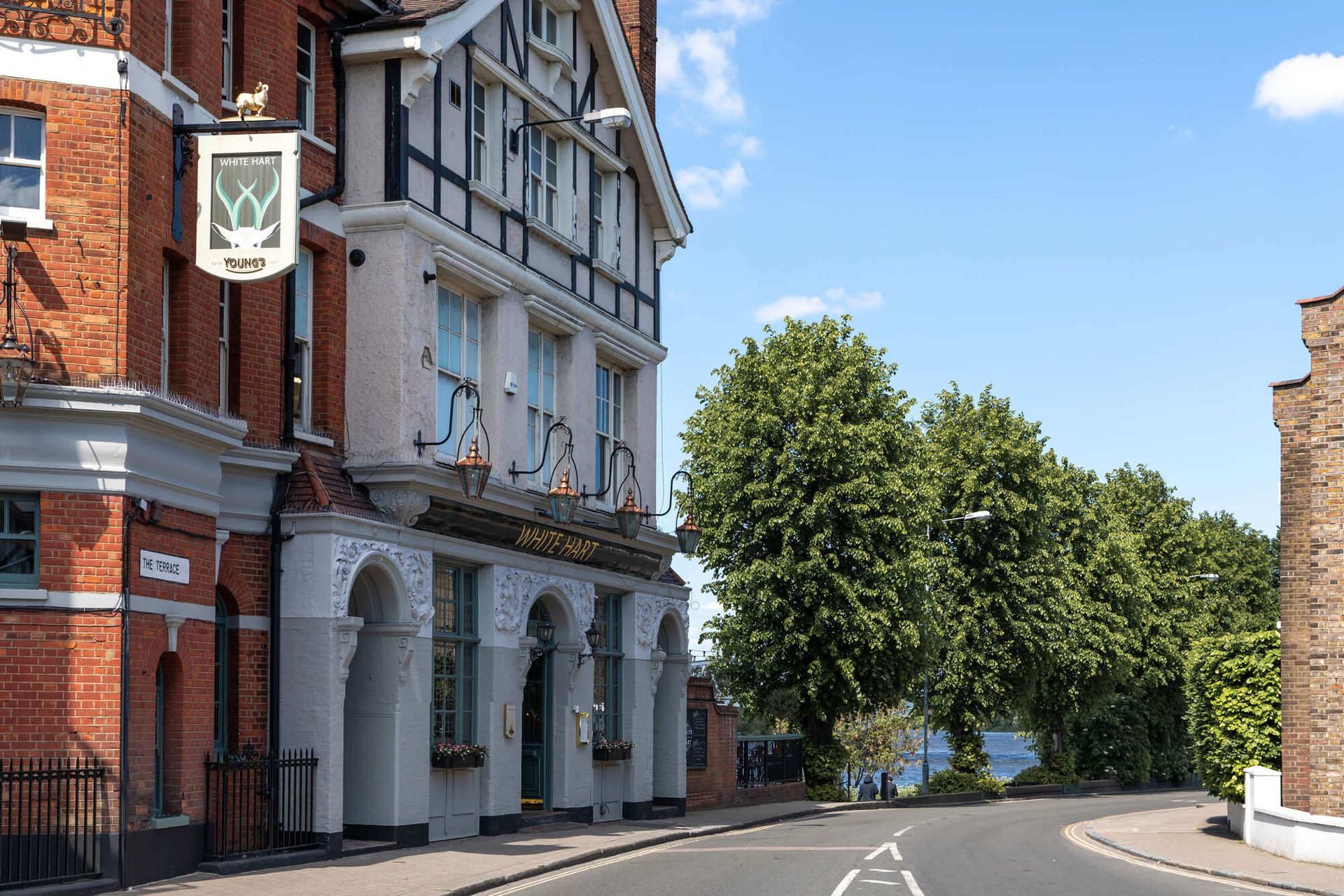 Photo of White Hart, Richmond upon Thames